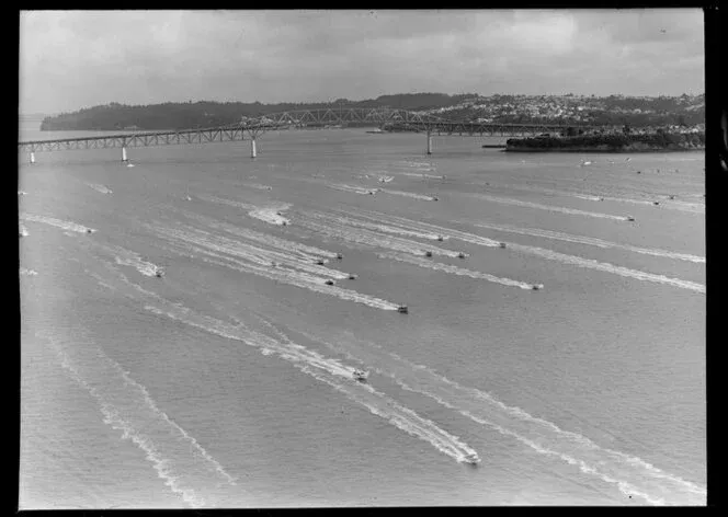 Start of 100 miles powerboat race, Westhaven, Auckland. Whites Aviation Ltd- Photographs. Ref- WA-61679-G. Alexander Turnbull Library, Wellington, New Zealand. :records:23038806