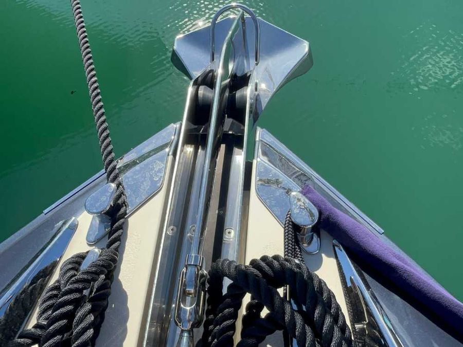 The Grand Banks GT60 anchor system has been meticulously designed—seamlessly integrated into the deck layout, maintaining both aesthetics and practicality