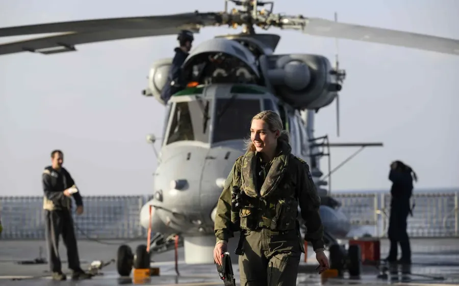The-Seasprite-helicopter-embarked-on-HMNZS-Aotearoa-provides-enhanced-force-projection-and-surveillance-of-suspicious-vessels.-Photo-Supplied-NZDF-.webp