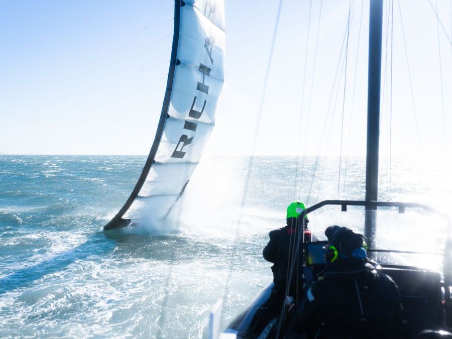 The “kite” chaseboat captured through Guillaume's lens
