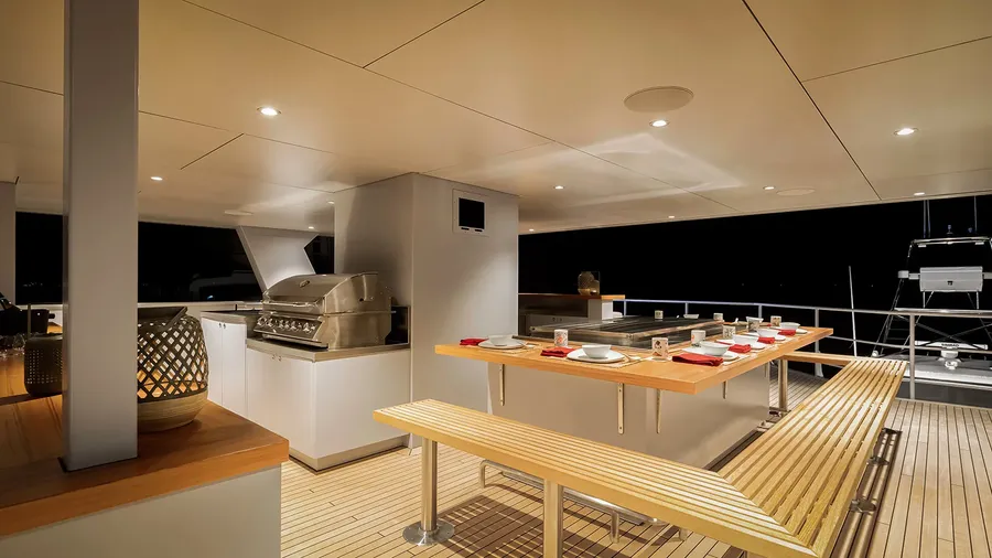 The-teppanyaki-grill-on-the-sundeck-was-a-favourite-feature-from-VvS1-incorporated-on-The-Beast-.webp
