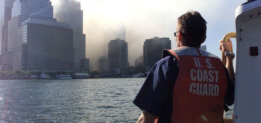 By Coast Guard News - https://www.flickr.com/photos/coastguardnews/2846885031, Public Domain, https://upload.wikimedia.org/wikipedia/commons/a/ac/USACE_Patrol_Boat_Hocking_heads_toward_lower_Manhattan_on_9-11.jpg