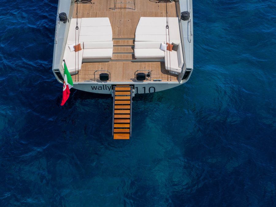 Wallywind110-6.jpg
