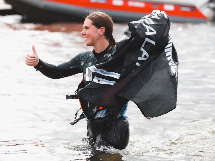 Waterskiing.jpg