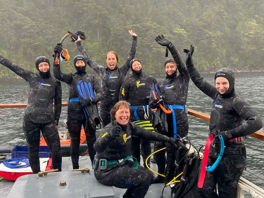Wild-Chix-and-Pure-Salt-together-take-on-Fiordland-__-Photo-credit_-Wild-Chix-13.jpg
