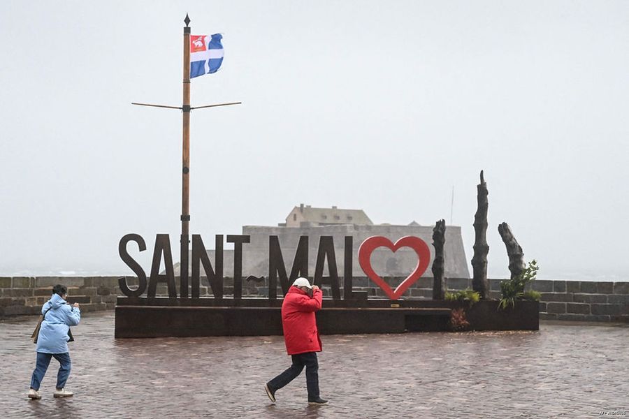 Storm Austen batters Saint-Malo ahead of Route du Rhum start, 23 October 2026