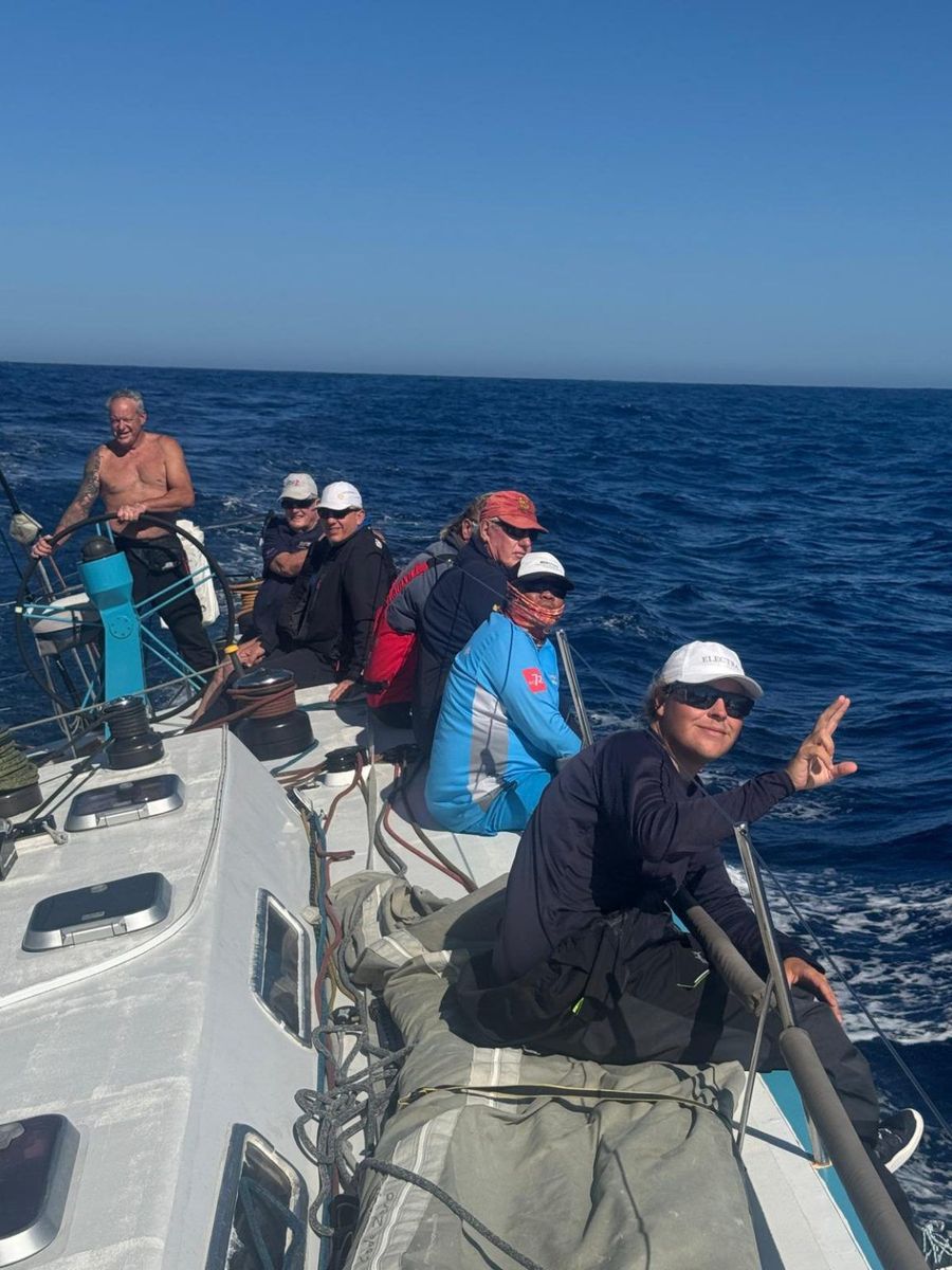 antipodes-sailing-through-blue-bottles-as-far-as-the-eye-can-see-brad-kellett-antipodes-pic-1152x15361080867839825340529-1.jpg