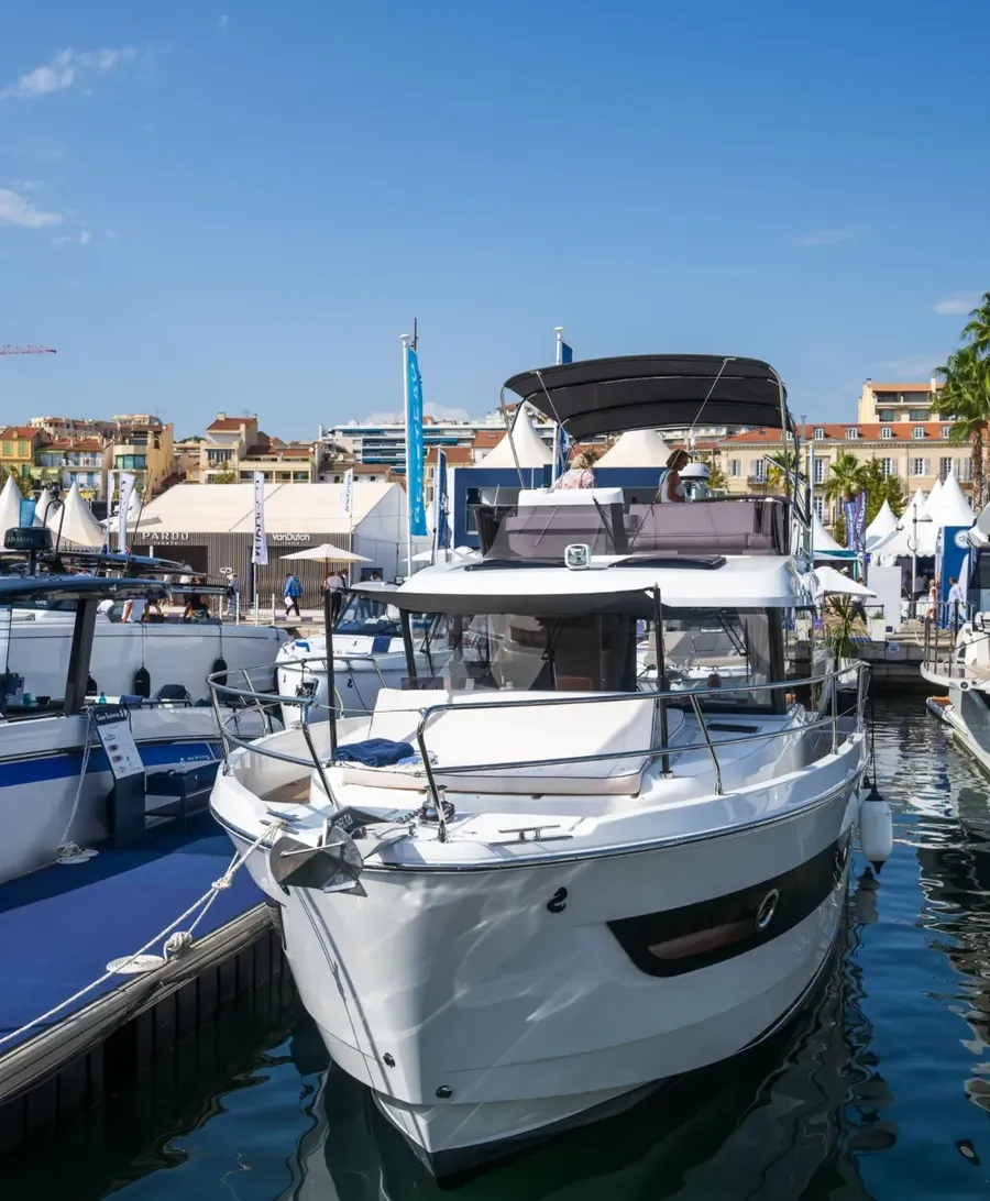 Beneteau debuts two motor yachts built for comfort and freedom, 10 September 2026