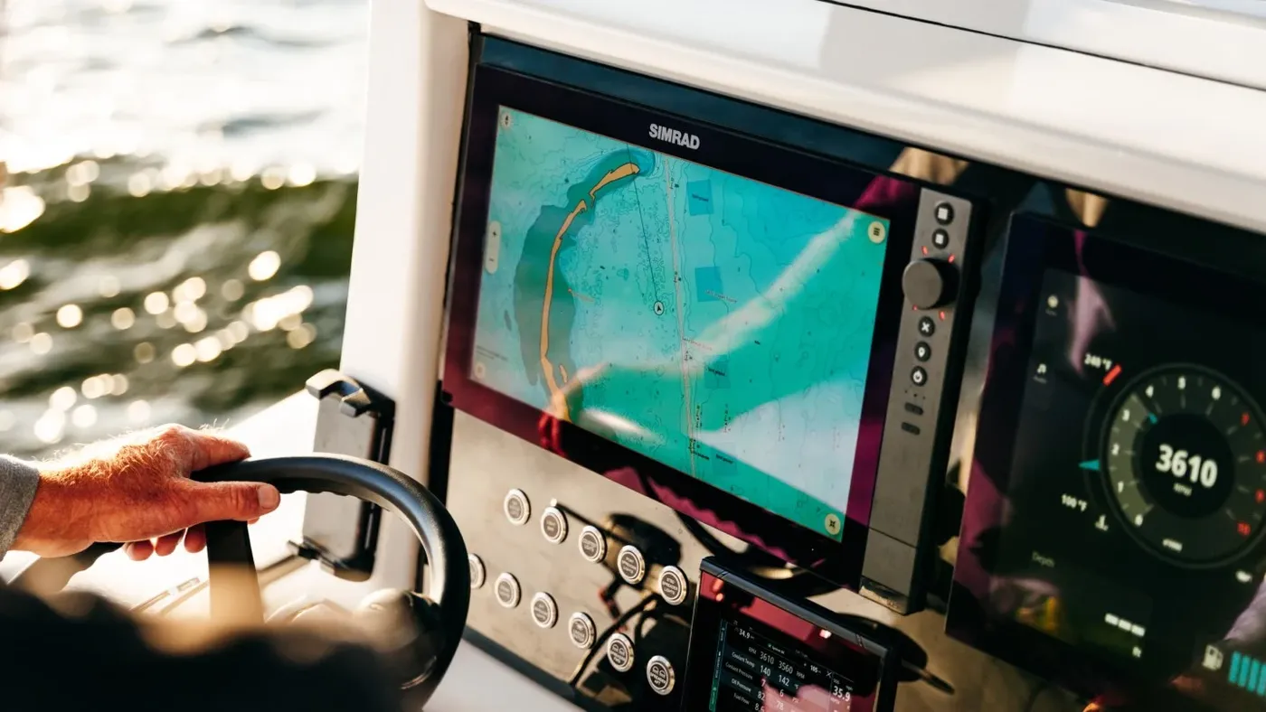 Simrad NSS®4 MFD
