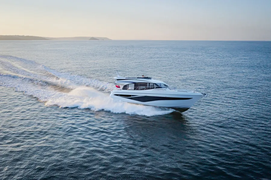 f58-exterior-cgi-white-hull