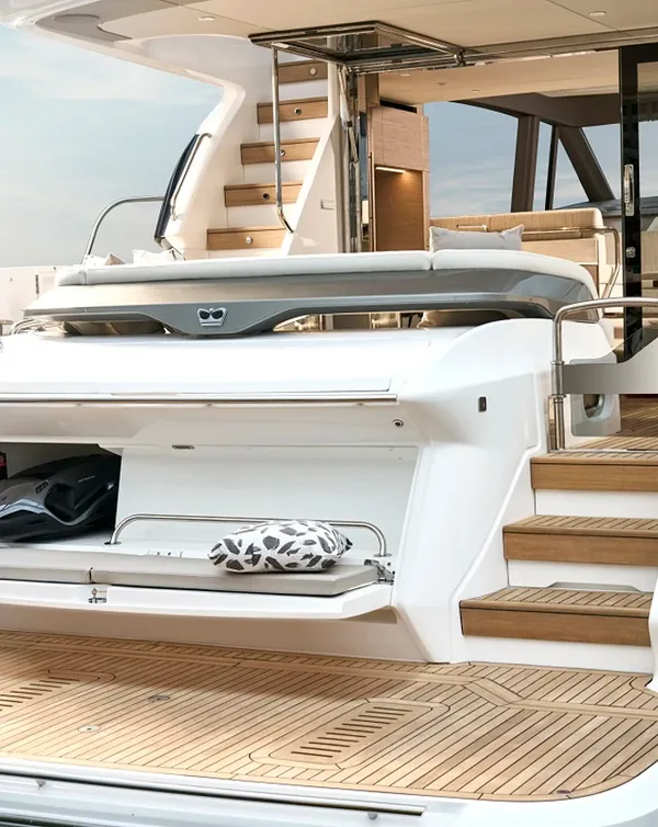 Princess Yachts F58 garage / Princess Yachts