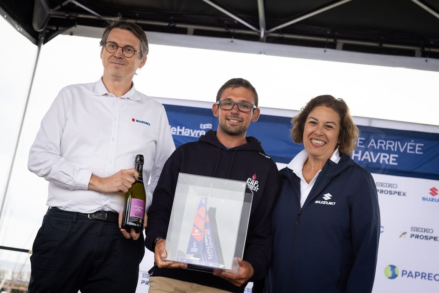 hugo-cardon-claims-suzuki-combativity-trophy-on-leg-3.jpg