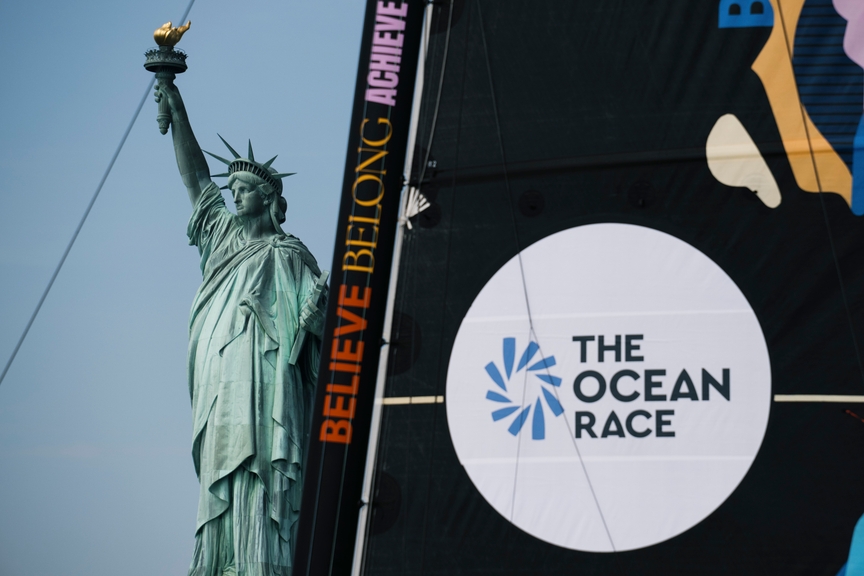 Kiwi skipper's older IMOCA chases its own record to Lorient, 01 September 2026