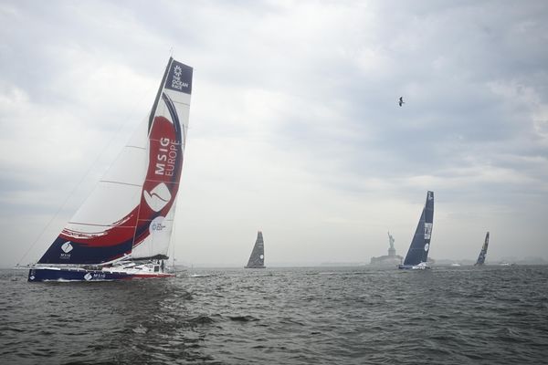 Kiwi skipper's older IMOCA chases its own record to Lorient, 01 September 2026