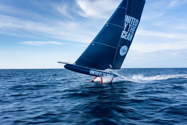 Fleet turns east into low as speed test begins in earnest, 04 September 2026