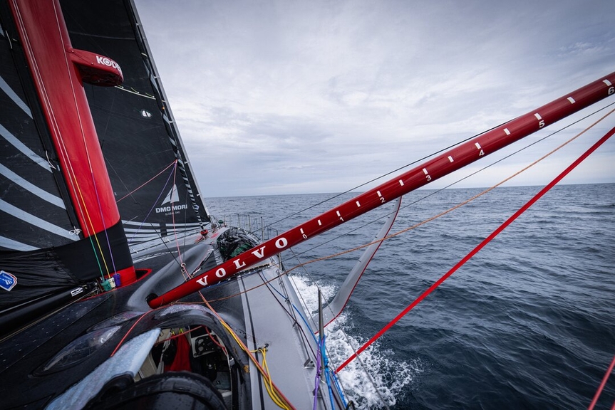 Ocean Race leaders trade blows as fading wind threatens chaos, 07 September 2026