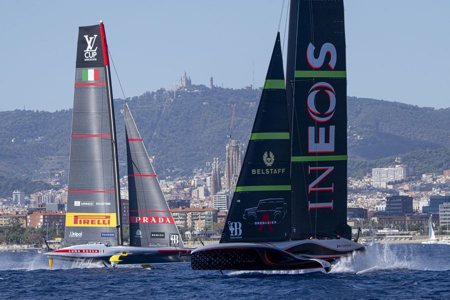 INEOS BRITANNIA, LUNA ROSSA PRADA PIRELLI TEAMOctober 04, 2024. Louis Vuitton Cup Final, Race Day 7. INEOS BRITANNIA, LUNA ROSSA PRADA PIRELLI TEAM. Photo Credit AC37 media