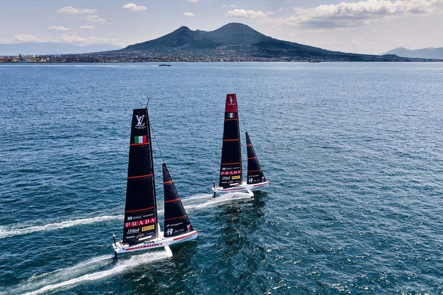 Luna Rossa AC40 training in Naples ahead of the regatta.