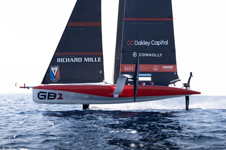 Luna Rossa sail away with 500m margins off Naples, 24 September 2026