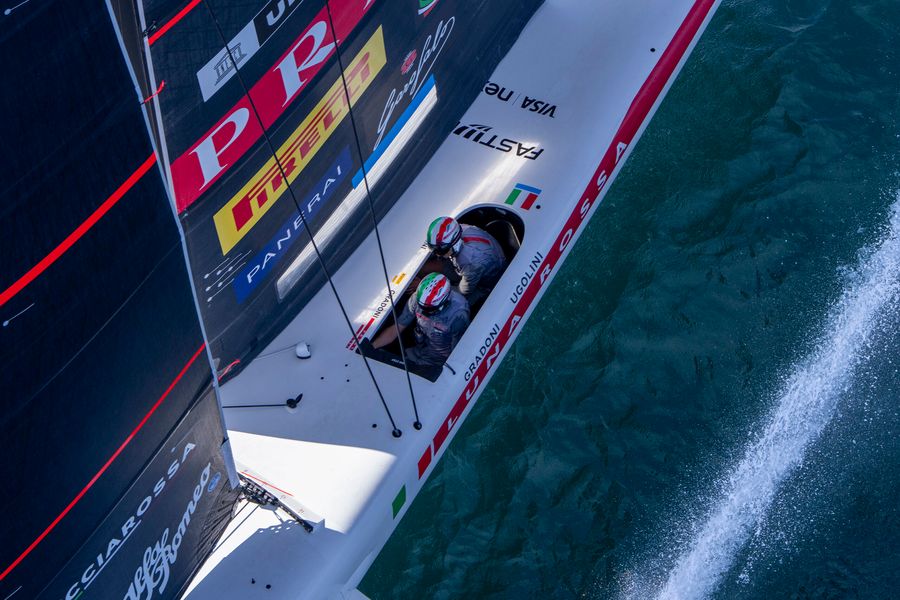 Luna Rossa dominates Naples practice as Kiwis hit start-line snags, 25 September 2026