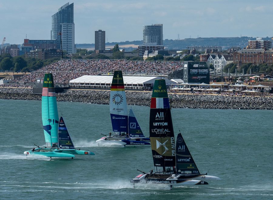 France back to full strength and double second in Portsmouth, 27 July 2026