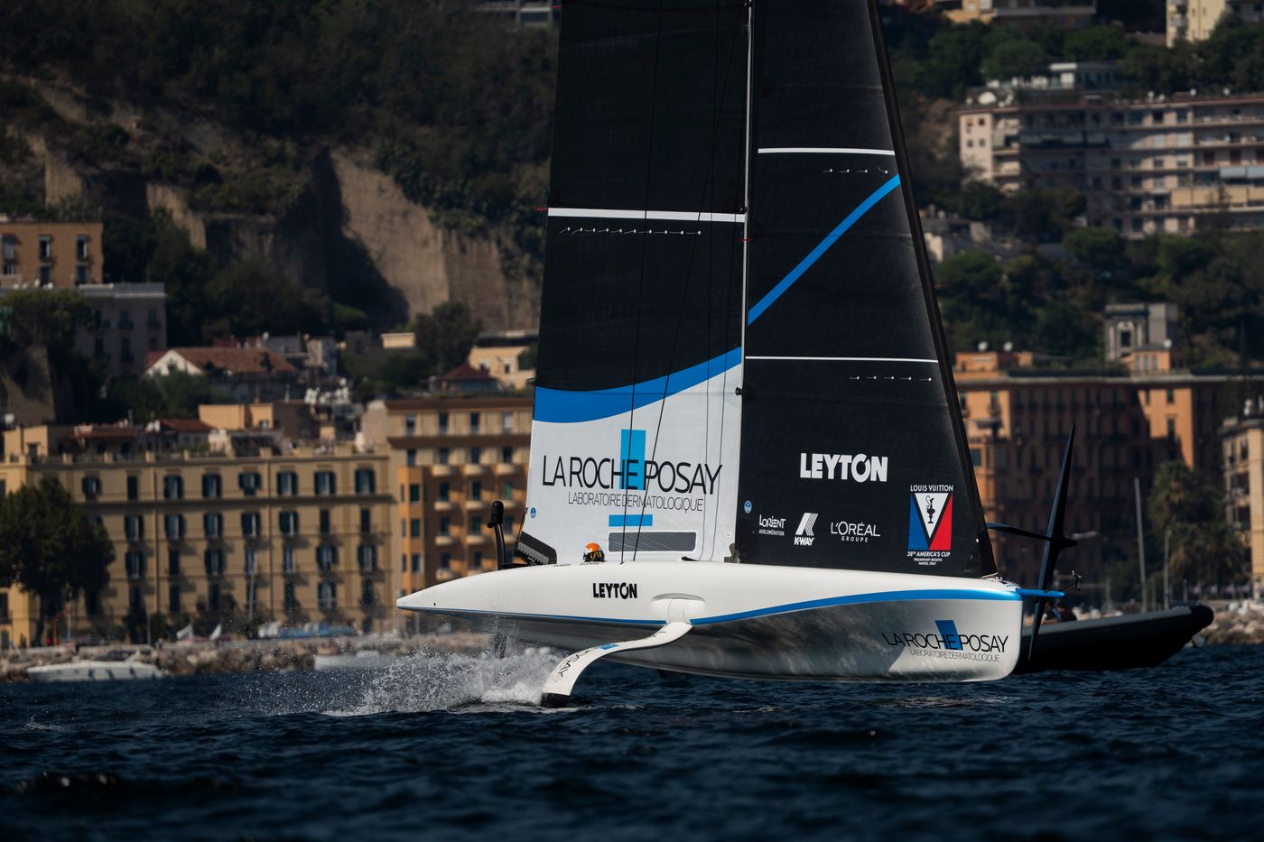 Two capsizes, two wins, third overall for French crew in Naples, 27 September 2026