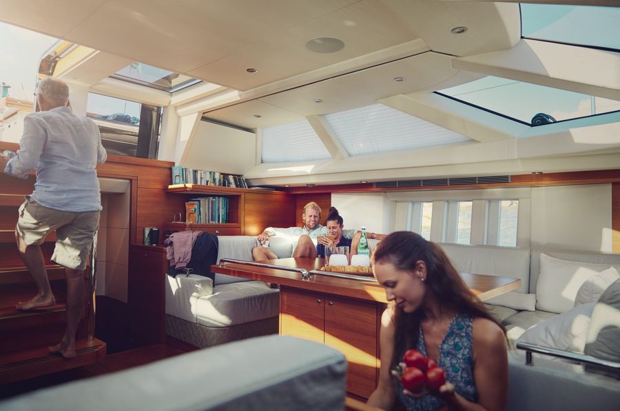 sailboat_window_blinds_marine_beverages.jpg
