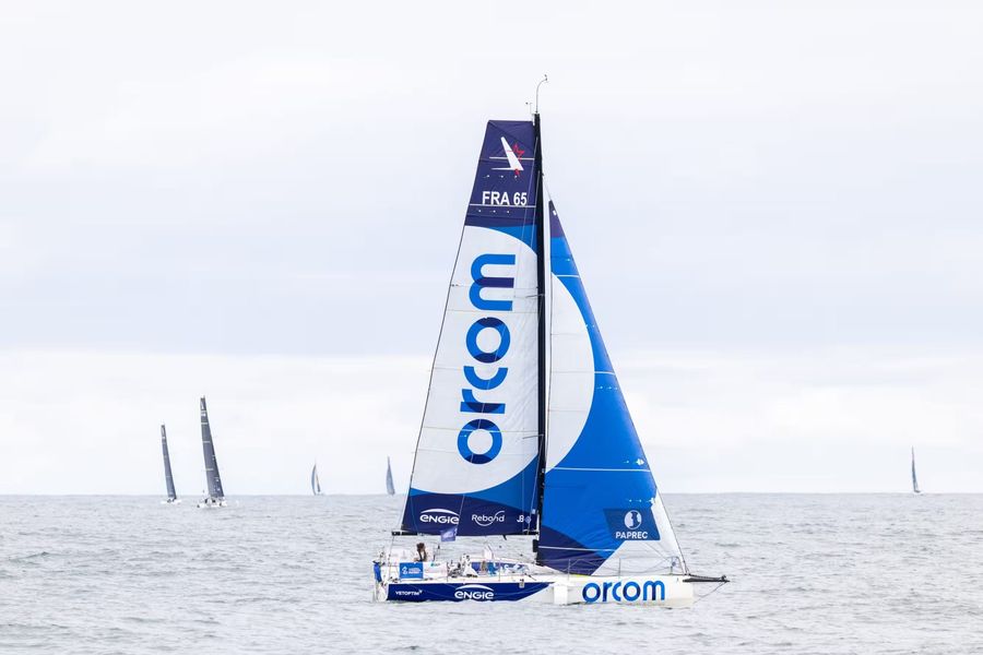snapping-the-bxa-waypoint-in-the-solitaire-du-figaro-1.jpg