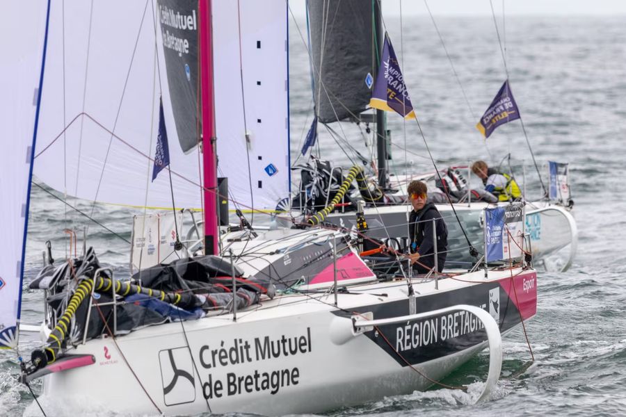snapping-the-bxa-waypoint-in-the-solitaire-du-figaro-15.jpg