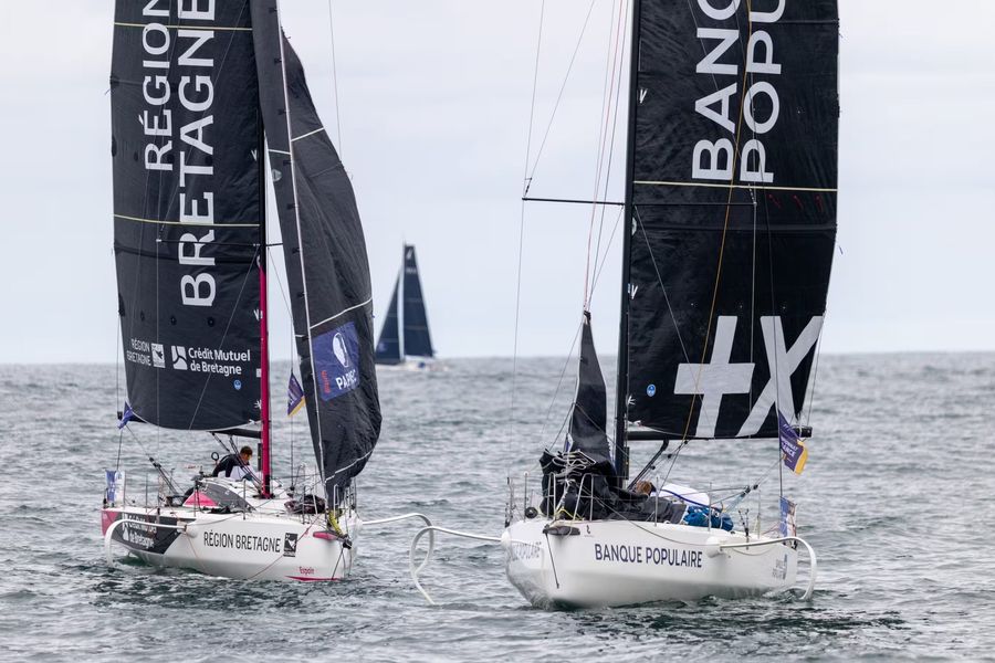 snapping-the-bxa-waypoint-in-the-solitaire-du-figaro-3.jpg