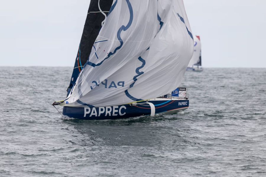 snapping-the-bxa-waypoint-in-the-solitaire-du-figaro-6.jpg