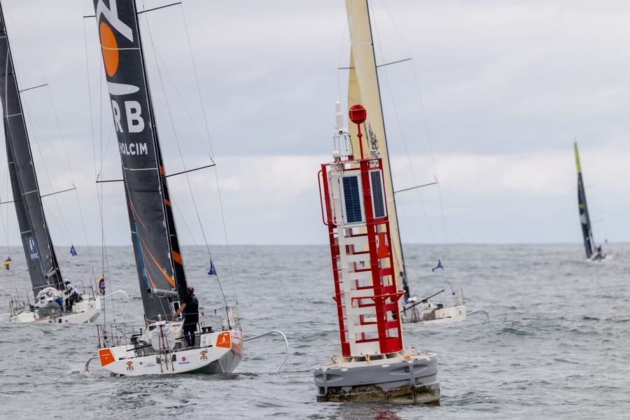 snapping-the-bxa-waypoint-in-the-solitaire-du-figaro-8.jpg