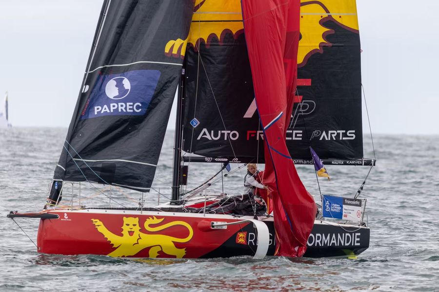 snapping-the-bxa-waypoint-in-the-solitaire-du-figaro-9.jpg