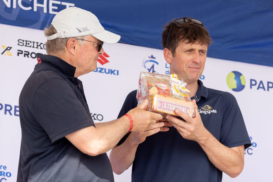 stage-2-prize-giving-in-pornichet-15.jpg