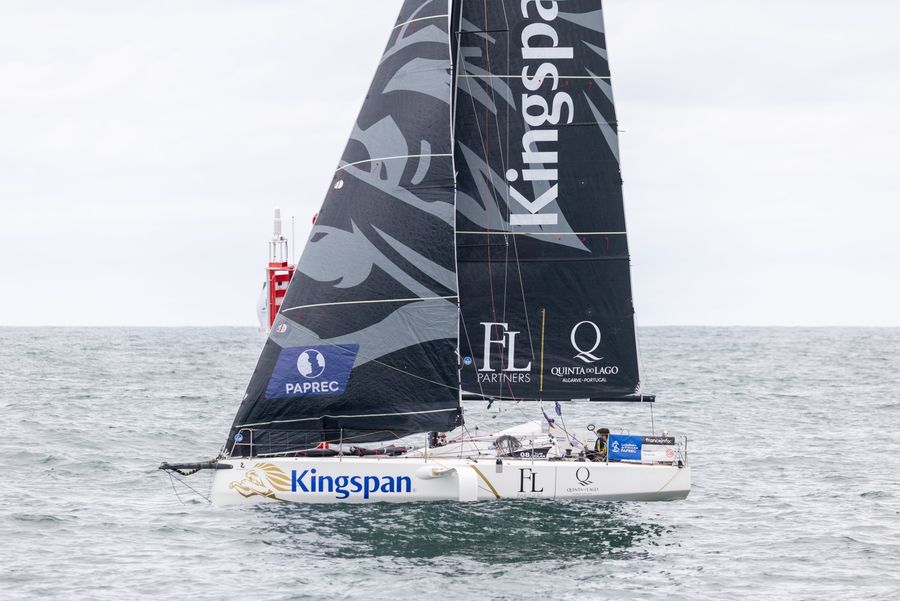 tom-dolan-back-in-the-hot-seat-as-the-fleet-begins-to-spread.jpg